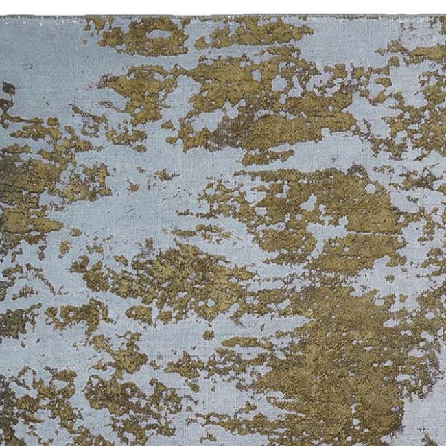 Nahaufnahme eines Persian Art Design Teppich mit altrosanem Untergrund und grüngoldenem Muster