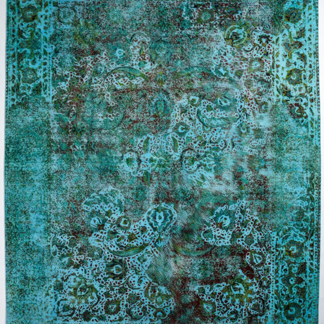 Persian Art Design Teppich mit farbigem Muster auf hell türkisblau farbenem Webgeflecht